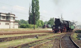 Parowóz Ol49-85 na stacji Krzyż